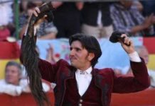 Morante, Ventura, Vilches y Cortés, triunfadores Diego Ventura, con los máximos trofeos hoy en Almendralejo. (FOTO: Gallardo / badajoztaurina.com)
