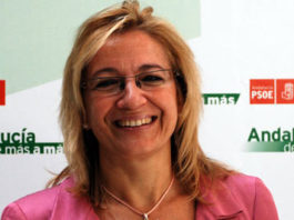 La polémica delegada de la Junta, Carmen Tovar, año y medio sin ofrecer explicaciones taurinas. (FOTO: PSOE-Sevilla)