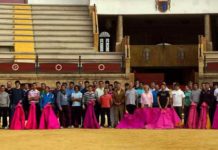 Morante asesorará a aficionados prácticos Los participantes en la primera edición del curso.