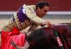 El Cid, entrando a matar esta tarde en Madrid. (FOTO: Juan Pelegrín/las-ventas.com)