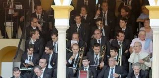 La banda de Tejera, en su grada de la Maestranza. (FOTO: Matito)