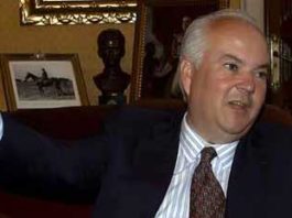 El teniente de hermano mayor saliente, Alfonso Guajardo-Fajardo. (FOTO: Matito)