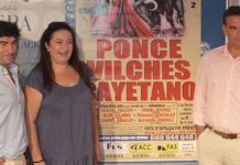 Presentados los carteles de la Feria de Utrera Los nuevos empresarios de Utrera y la delegada de Fiestas, junto al cartel. (FOTO: Matito)