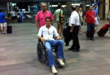 Pepe Moral regresa a Sevilla tras la cornada de Estella