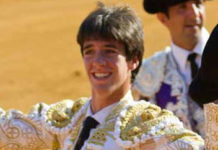 Pagés anuncia la corrida del viernes en la Maestranza El sevillano Esaú Fernández regresa a la Maestranza tras cortar dos orejas en su alternativa de Feria.