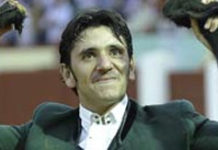 Diego Ventura hace historia en Valladolid Diego Ventura, con el rabo ganado hoy en Valladolid. (FOTO: mundotoro.com)
