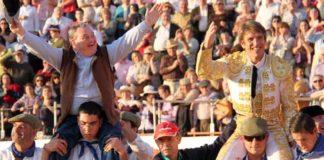El Codobés, a hombros en este festival en ediciones anteriores.