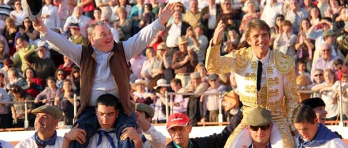 El Codobés, a hombros en este festival en ediciones anteriores.