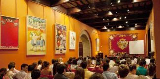 Coloquios, conferencias y pregones se agolpan en Sevilla esta semana. (FOTO: Javier Martínez)