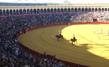 Paseíllo en la Maestranza. (FOTO: Javier Martínez)
