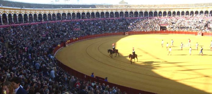 Paseíllo en la Maestranza. (FOTO: Javier Martínez)