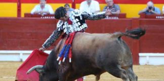 Morante en la faena al cuarto. (FOTO: Antonio Vigueras/mundotoro.com)
