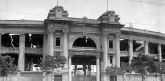 Fachada principal de la desaparecida Plaza Monumental de Sevilla, en el barrio de San Bernardo. (FOTO: Fototeca Municipal de Sevilla)