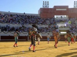 Paseíllo en la plaza de Utrera.