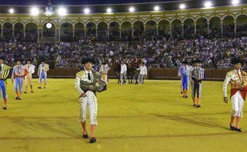 Excelente asistencia de público a las novilladas de promoción. (FOTO: lamaestranza.es)