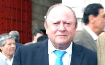 Julián Salguero, a la entrada a los toros en la pasada Feria de Abril. (FOTO: Javier Martínez)
