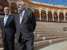 Los empresarios de la Maestranza. (FOTO: ABC-Sevilla)