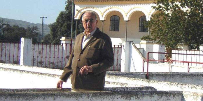 Gabriel Rojas en su finca 'El Castillo'. (FOTO: El Correo de Andalucía)