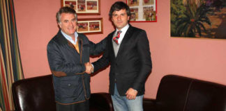 El teniente de alcalde de Espartinas, Javier Jiménez, y el empresario onubense Jorge Buendía.