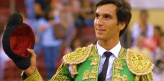 El novillero portugués Manuel Dias Gomes se ha rodeado de sevillanos en su cuadrilla.
