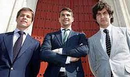 El Juli (cuatro tardes, una la de Miura), Manzanares (cuatro tardes, una en solitario) y Morante (mano a mano con Manzanares), posibles pilares de la temporada sevillana.