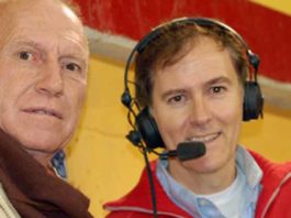 El rejoneador sevillano Antonio Ignacio Vargas, a la izquierda, falleció ayer martes. En la imagen, junto al periodista Enrique Romero, autor de este artículo.