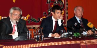 Eduardo Canorea, Manzanares y Ramón Valencia, con gestos muy serios. (FOTOS: Toromedia)
