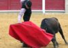 El sevillano Daniel Soto toreando en la final del Bolsín 'Tierras de Zamora', celebrado en Toro.