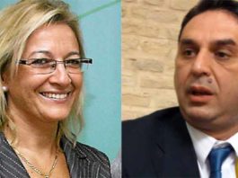 La ex delegada de la Junta, Carmen Tovar, y el actual, Javier Fernández, que parece seguir la nefasta senda de su antecesora.