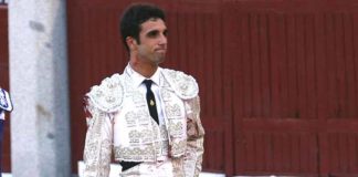 Miguel Ángel Delgado, en una vuelta al ruedo en las Ventas.