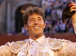 El triunfo de Escribano con los 'miuras', lo más emotivo. (FOTO: lopezmatito.com)