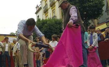 Toreo de salón en pleno corazón de Triana.