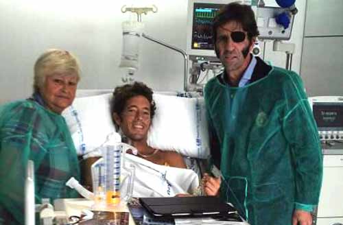 Manuel Escribano ha recibido en la UCI la visita de la torera Ángela y Juan José Padilla.