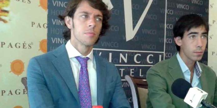 El sevillano Antonio Nazaré y el malagueño Jiménez Fortes, en su encuentro con periodistas. (FOTO: Sevilla Taurina)