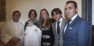 Padres y padrinos junto al pequeño Diego Ventura. FOTO: Toromedia