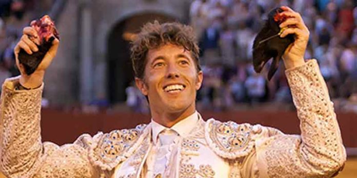 Manuel Escribano, la cara del triunfo en la Feria de Abril de este año. (FOTO: lamaestranza.es)