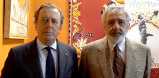 El teniente de hermano mayor de la Real Maestranza, Javier Benjumea, y el empresario de la plaza, Eduardo Canorea, responsables de la plaza de toros. (FOTO: Paco Díaz)