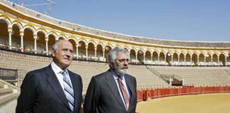 Los responsables de la temporada taurina en la Maestranza.