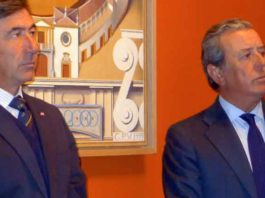 Santiago León, fiscal de la Real Maestranza, y Javier Benjumea, actual teniente de hermano mayor de la Corporación, se convierten en piezas claves en la compleja solución al escándalo de la Maestranza. (FOTO: Paco Díaz)