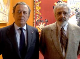 El teniente de hermano mayor de la Maestranza, Javier Benjumea, y el empresario de la plaza, Eduardo Canorea. (FOTO: Paco Díaz)