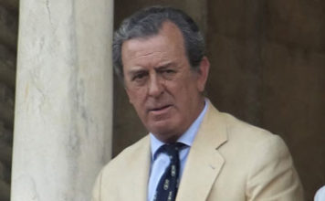 Javier Benjumea, teniente de hermano mayor de la Maestranza.