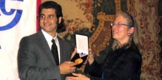 Acto de entrega de la Medalla de Honor del Club Taurino de New York a Morante de la Puebla.