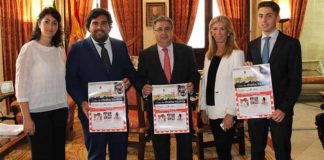 Acto de presentación de las jornadas, con la presencia del alcalde de Sevilla.