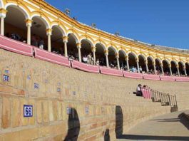 El dató más destacado de la Feria de Abril ha sido la ausencia de público. (FOTO: Javier Martínez)