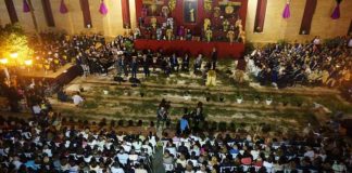 Multitudinario homenaje a Morante en su pueblo.