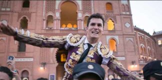 Daniel Luque, en la reciente salida a hombros en Madrid.