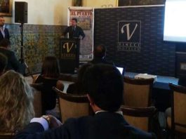 La Maestranza de verano El empresario Tomás Entero presenta los carteles de El Puerto en Sevilla.