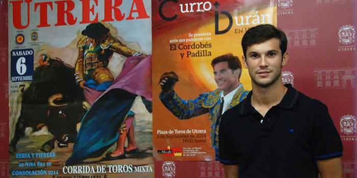 El novillero local Curro Durán, en la presentación del cartel de la Feria de Utrera. (FOTO: Brazo Mena)
