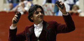 Diego Ventura en su triunfo hoy en Pontevedra. (FOTO: González Arjona)
