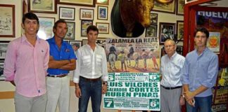 Los sevillanos Luis Vilches y Daniel Araujo asistieron a la presentación de los festejos de Zalamea. (FOTO: Víctor Palmar)